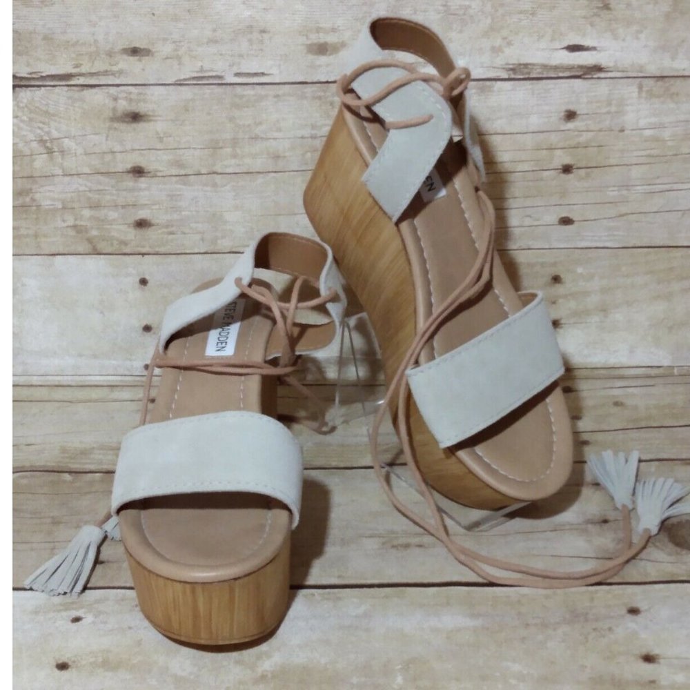 Steve Madden Shannon Strap Tasseled Beige Wedges 7